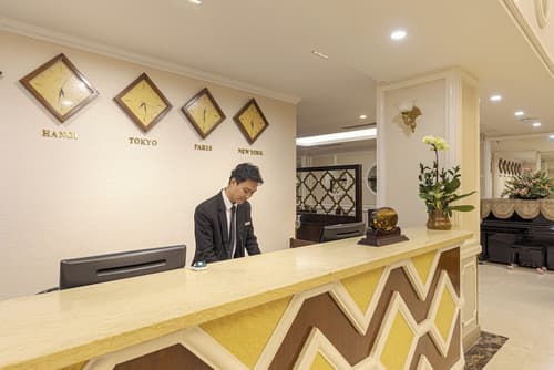 Chalcedony Grand Hotel, Reception