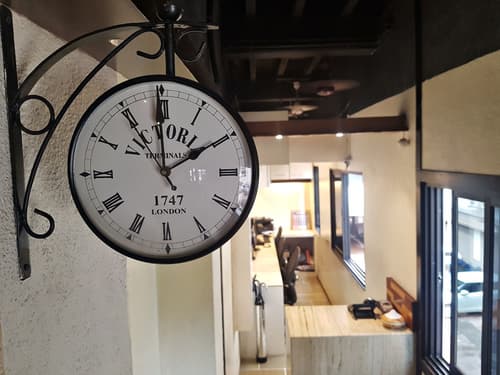 Hotel Kumkum, Reception