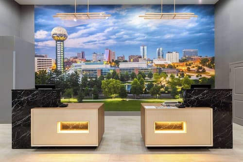La Quinta Inn & Suites by Wyndham Knoxville Papermill, Lobby