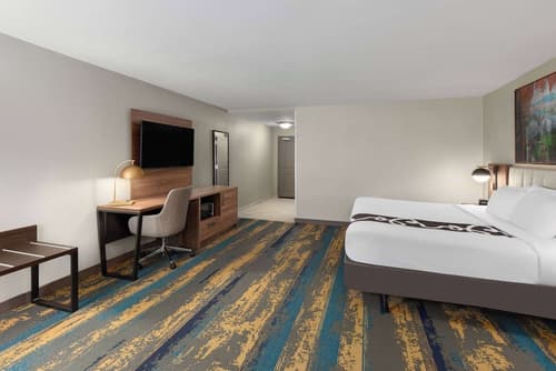 La Quinta Inn & Suites by Wyndham Knoxville Papermill, Room