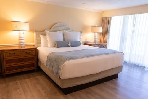 Anchor In Distinctive Waterfront Lodging, Room