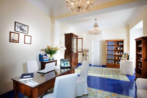 Palazzo Margherita Positano, Check-in/check-out kiosk