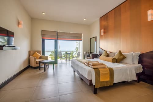 Shinagawa Beach, Room