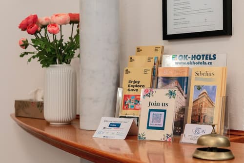 Hotel Orion, Reception