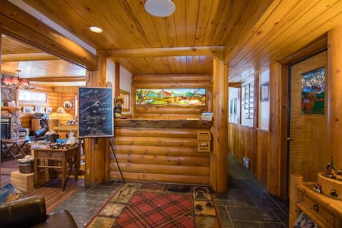 Baker Creek By Basecamp, Lobby