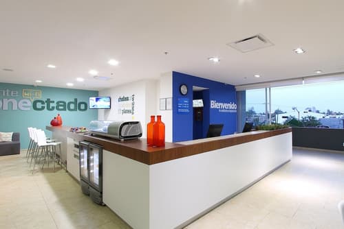 One La Paz Hotel, Lobby