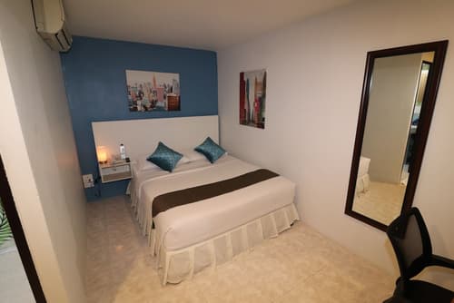 Summer Breeze Hotel