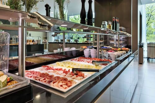 Doubletree by Hilton Vienna Schonbrunn, Breakfast area