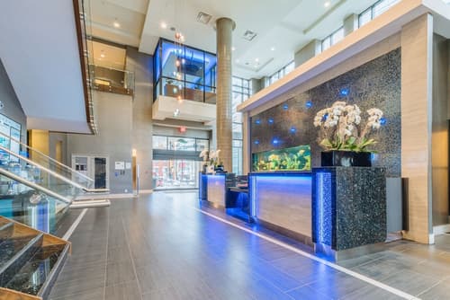 Hotel Blu Vancouver, Reception