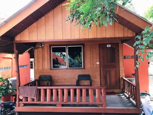 Save Bungalows, Room