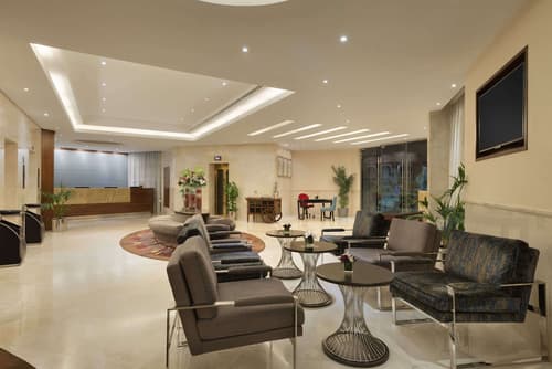 Ramada by Wyndham Abu Dhabi Corniche, Lobby