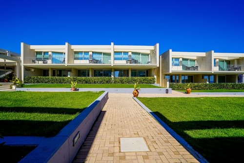 19 Summer Suites