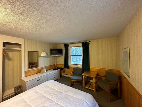 Maple Leaf Inn - Lake Placid, Room