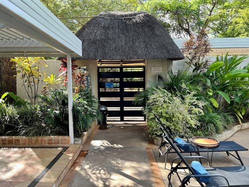 Pamarah Lodge, Interior entrance