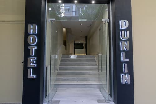 Dunlin Hotel, Interior entrance