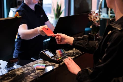 Revolver Glasgow, Reception