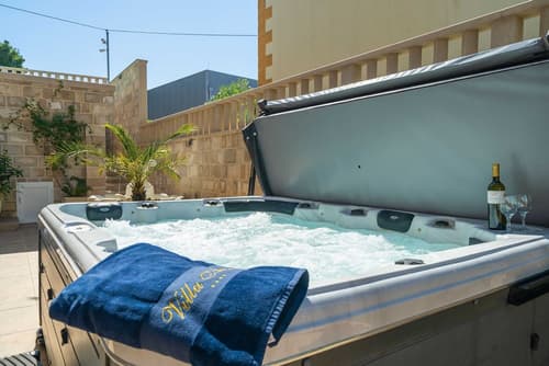 Villa Aura - Adult Only, Private spa tub
