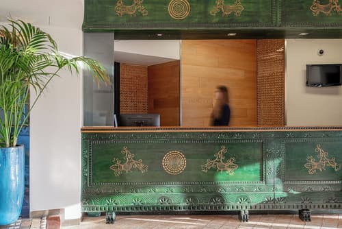 Hotel Calabona, Reception