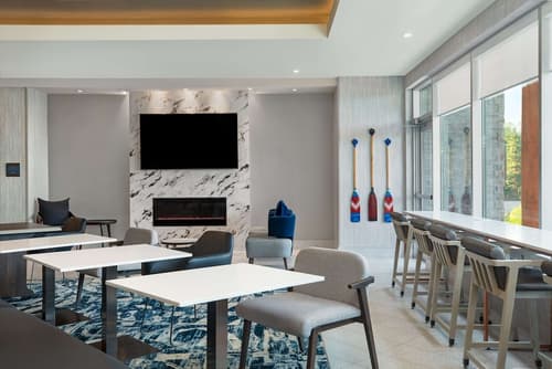 Home2 Suites by Hilton Huntsville, Lobby