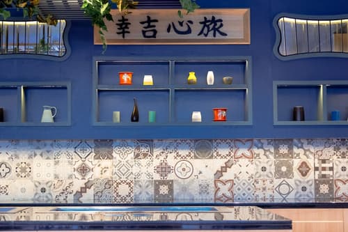 GLOW Mira Karon Beach, Restaurant