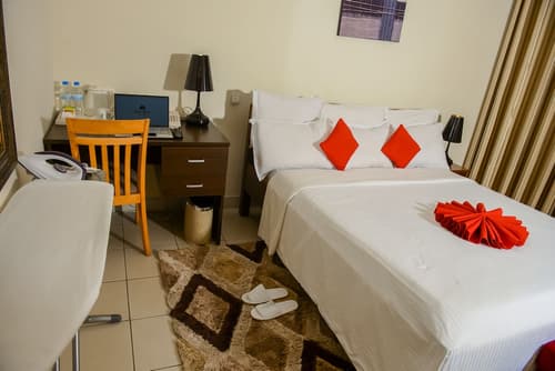 One Click Hotel, Room