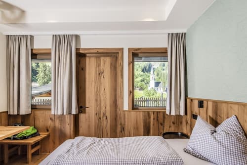 Berghaus Schroecken, Room