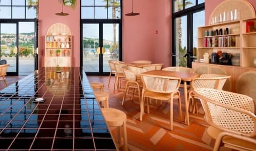 Grand Koper, Breakfast area