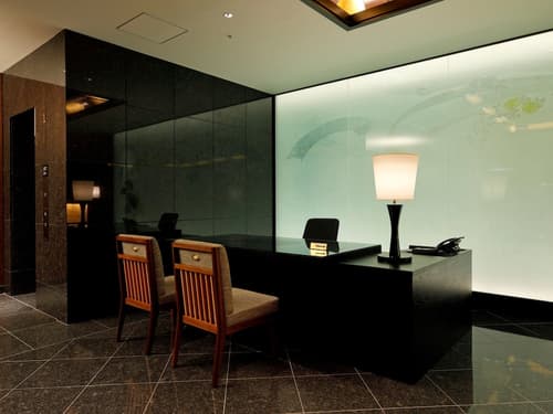 The Hotel Sanraku Kanazawa, Concierge desk