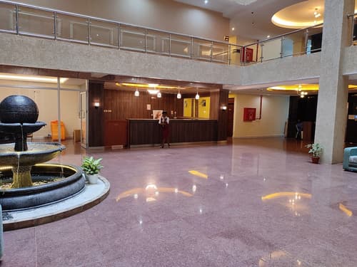 Koki Hotel, Reception