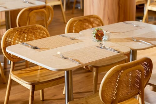 Arck Hotel, Restaurant