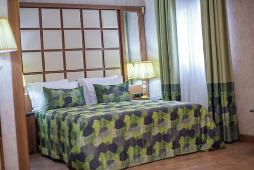 United Hotel International, Room