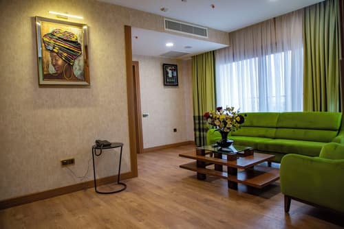 United Hotel International, Room