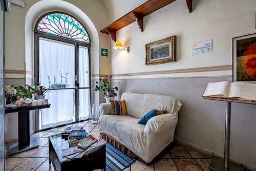 Hotel Minerva, Reception