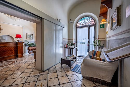 Hotel Minerva, Reception