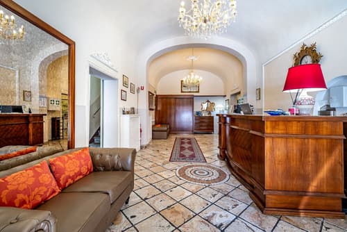 Hotel Minerva, Reception