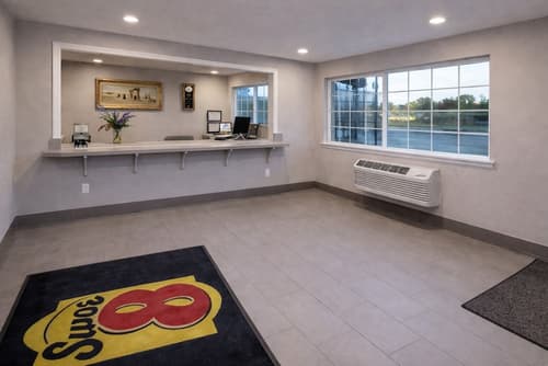 Super 8 by Wyndham Bakersfield CA Near Airport