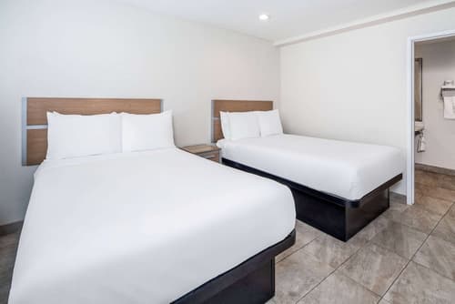 Super 8 by Wyndham Bakersfield CA Near Airport