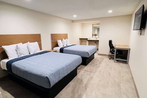 Super 8 by Wyndham Bakersfield Ca, Room