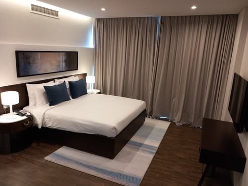 C - Hotel and Suites Doha, Room