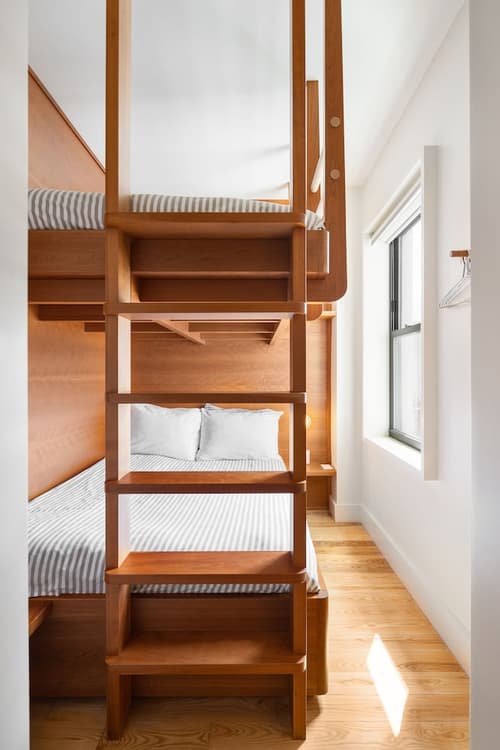 Untitled at 3 Freeman Alley, Room