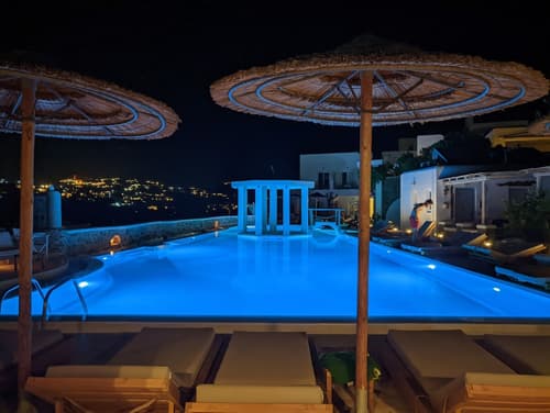 Peristeronas Village, Exterior