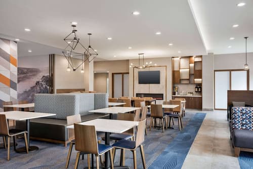 La Quinta Inn & Suites by Wyndham Del Rio, Lobby