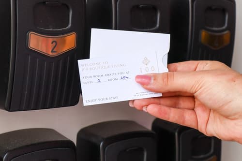 100 Boutique Living, Interior entrance