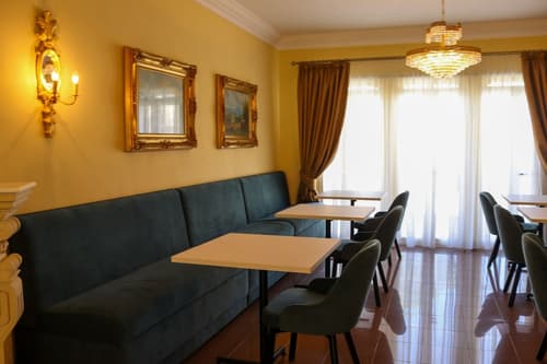 100 Boutique Living, Breakfast area