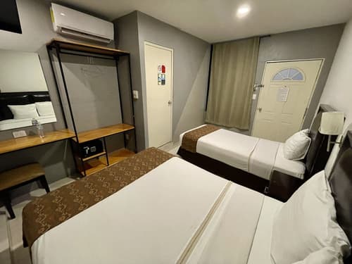 Hotel Esmeralda’s