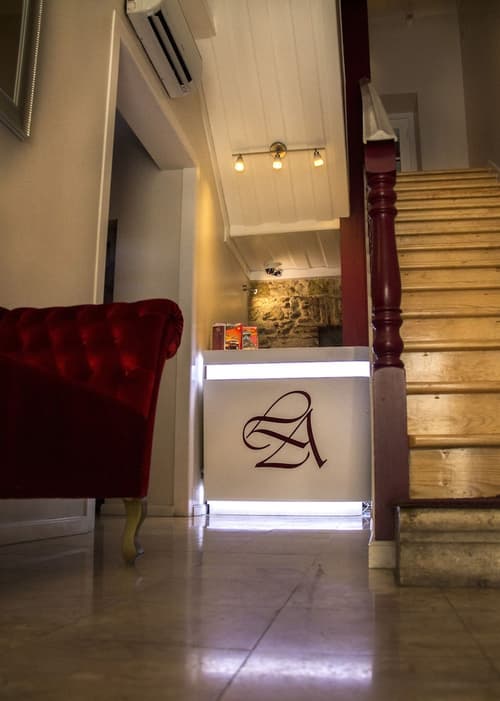 Lisbon Arsenal Suites, Interior entrance