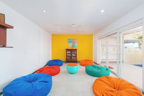 Hotel J Negombo, Lobby sitting area