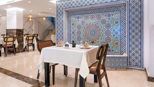 Alwalid Hotel, Restaurant