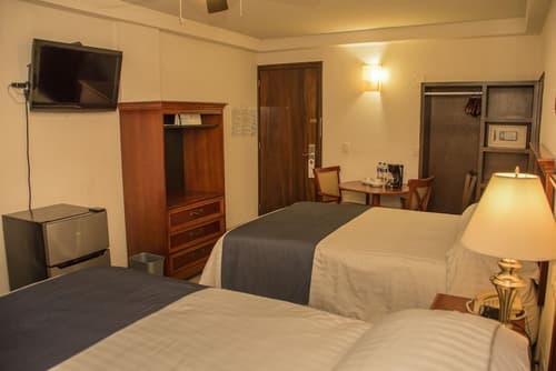 Hotel Porto Allegro - Near Malecon, Room