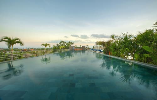 de Vins Sky Hotel Seminyak, Infinity pool